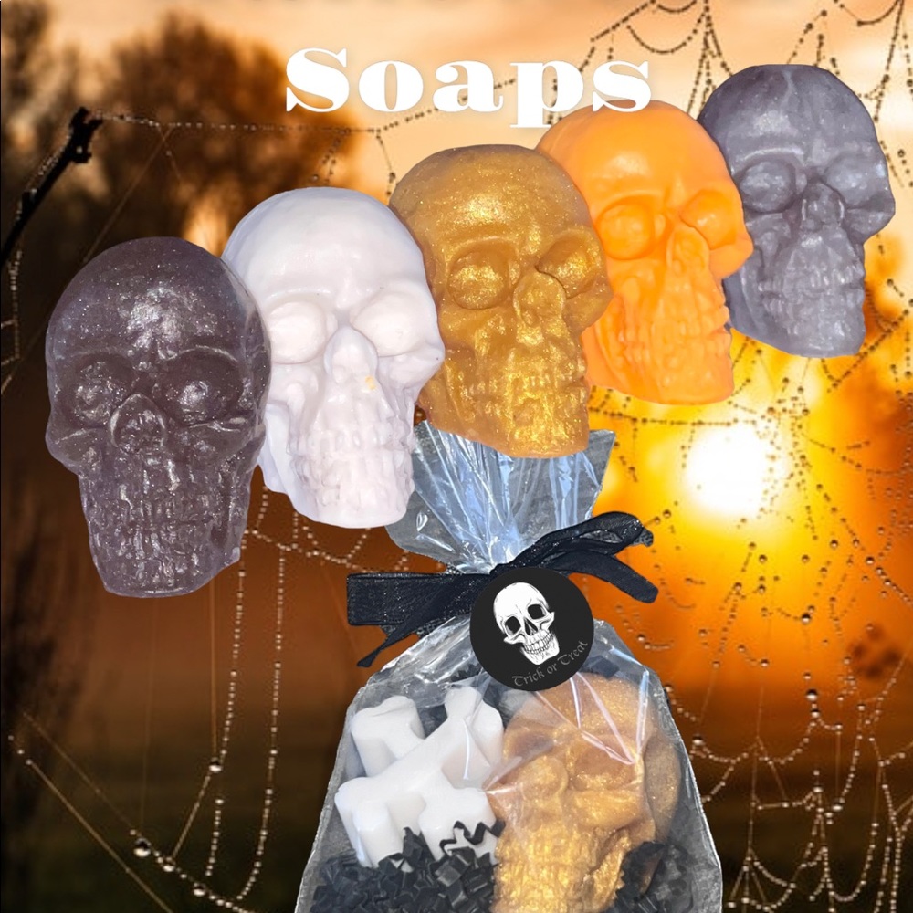 Skull Halloween Soap Favors Set 5, Handmade, Goth Wedding, Party, Crossbones